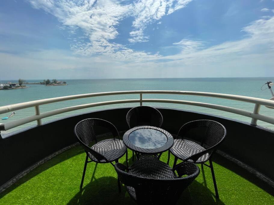 The Arena Tanjung Tuan Port Dickson Lägenhet Exteriör bild